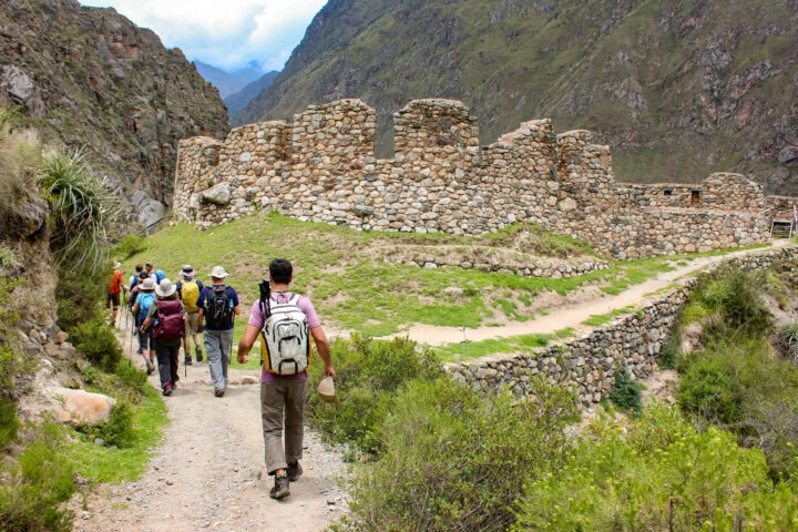 guided-hiking-tour-inca-trail-hike-ruins-machu-picchu-peru