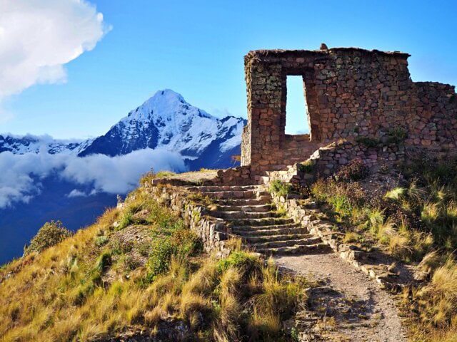 incan-ruins-hiking-machu-picchu-ollantaytambo